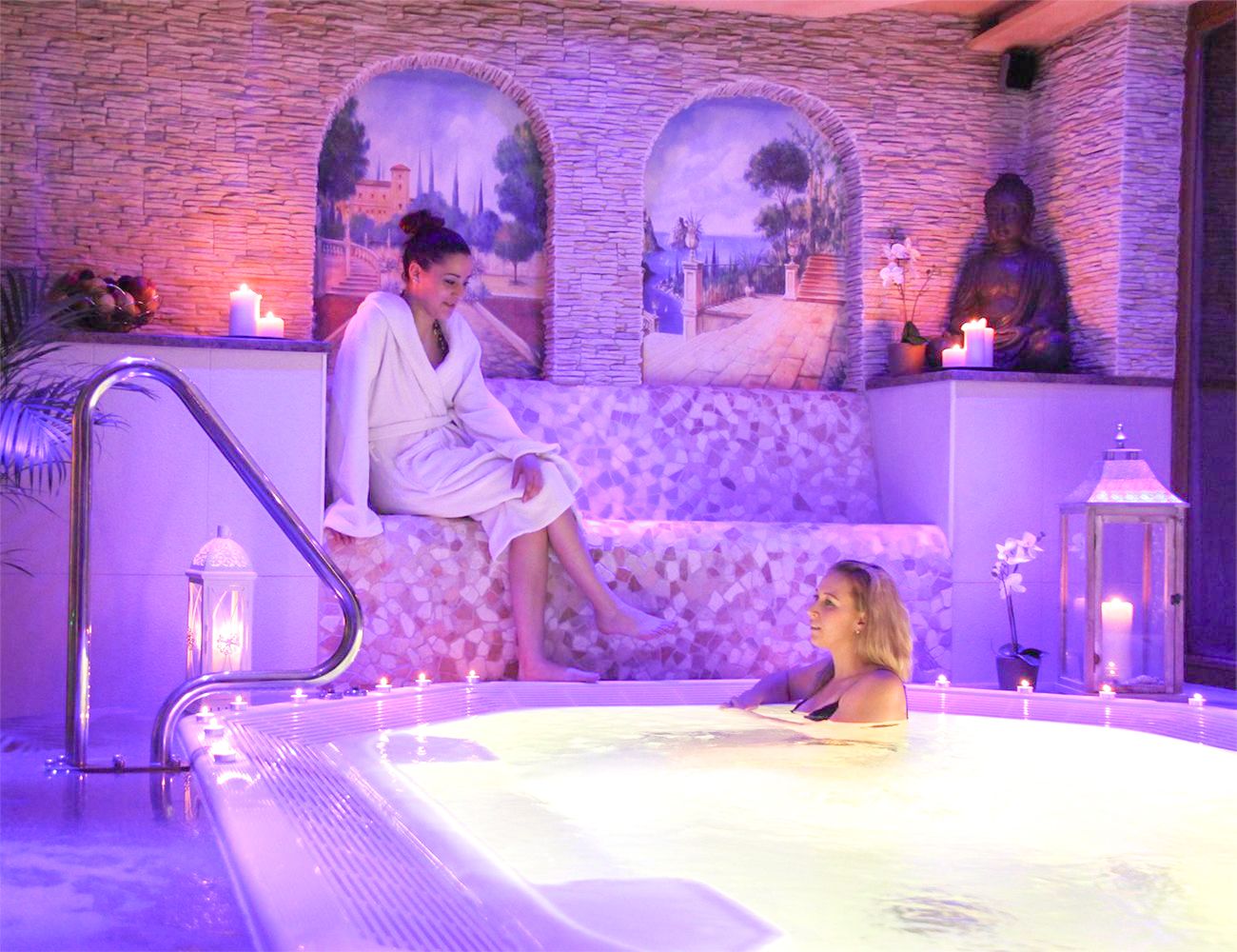 Zwei Frauen im Spa